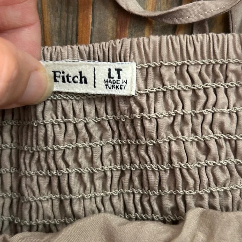 Abercrombie & Fitch coastal into